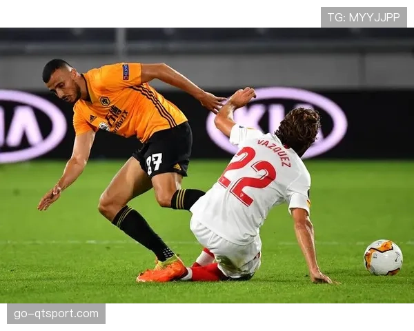 赛后伤情更新：塞维利亚一名中场在拼抢转换球权时肌肉拉伤，预计缺席两周